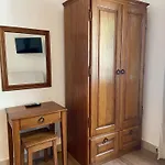 شقة Beachfront In Ruza At Punta Rata بريلا