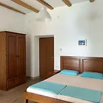 Beachfront In Ruza At Punta Rata شقة بريلا