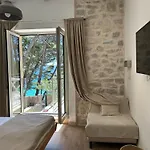 Beachfront In Ruza At Punta Rata شقة