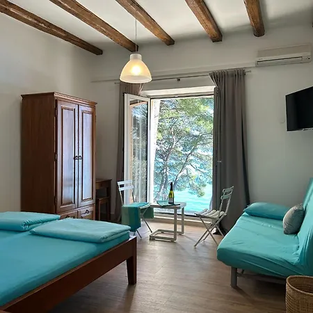 شقة Beachfront In Ruza At Punta Rata بريلا